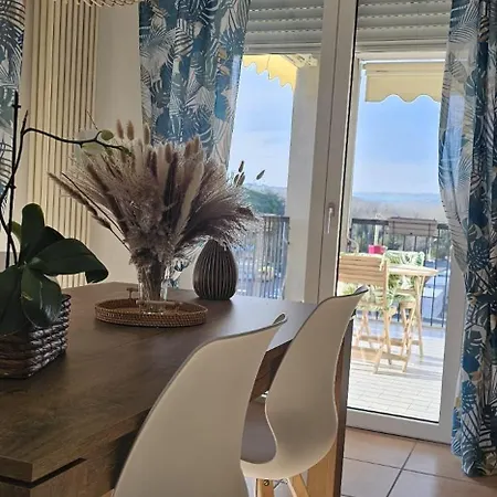 House Appartament דירה